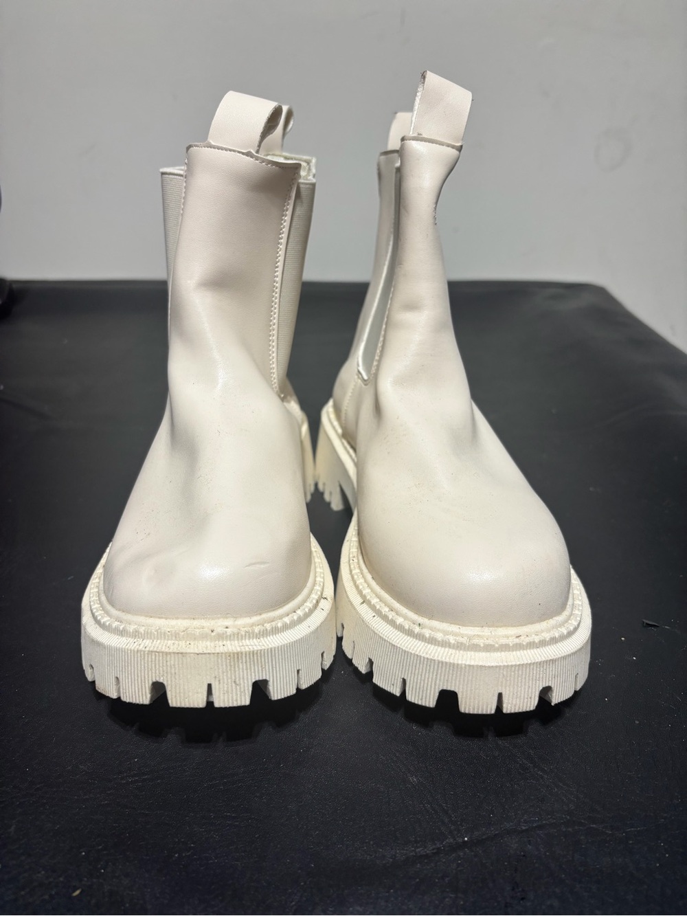 SHEIN Cream Chunky Lace-Up Chelsea Boots